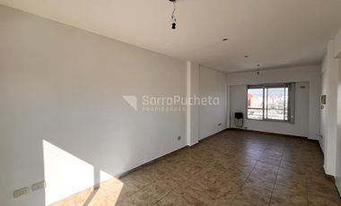Venta departamento semipiso 1 ambiente en Moron. (5º)