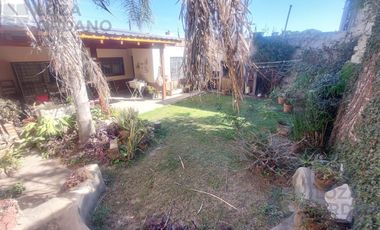 VENTA CASA 2 DORM COCHERA PATIO