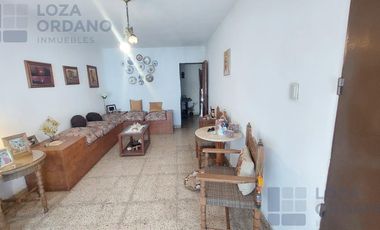 VENTA CASA 2 DORM COCHERA PATIO