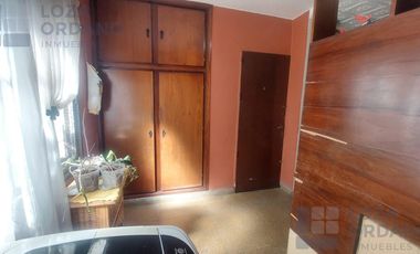 VENTA CASA 2 DORM COCHERA PATIO