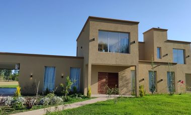 Casa en Estancia La Macarena