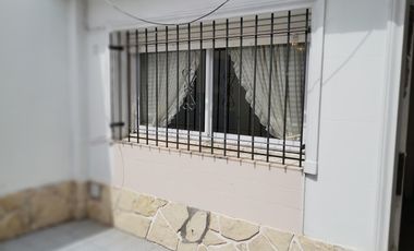 Amplia casa en  venta en Ramón Falcón 3300, Flores