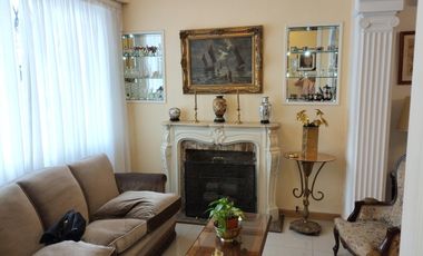 Amplia casa en  venta en Ramón Falcón 3300, Flores