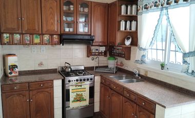 Amplia casa en  venta en Ramón Falcón 3300, Flores