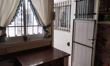 Amplia casa en  venta en Ramón Falcón 3300, Flores