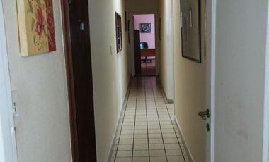 Amplia casa en  venta en Ramón Falcón 3300, Flores