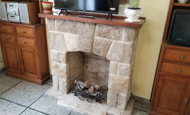 Amplia casa en  venta en Ramón Falcón 3300, Flores