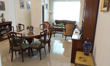 Amplia casa en  venta en Ramón Falcón 3300, Flores
