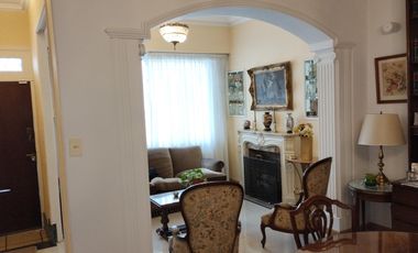 Amplia casa en  venta en Ramón Falcón 3300, Flores