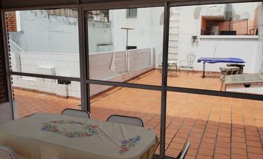 Amplia casa en  venta en Ramón Falcón 3300, Flores