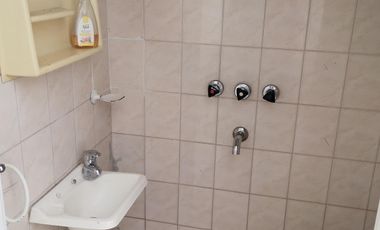 Amplia casa en  venta en Ramón Falcón 3300, Flores