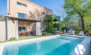 Venta Casa en Country Los Cardales con Pileta!
