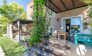 Venta Casa en Country Los Cardales con Pileta!