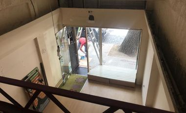 Locales en block en venta en el centro de San Isidro, con renta, ideal inversores