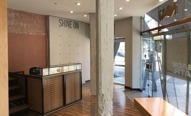 Locales en block en venta en el centro de San Isidro, con renta, ideal inversores