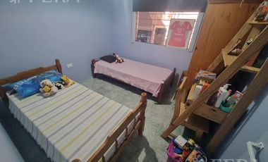 Venta de Casa 3 ambientes con cochera y patio en Florencio Varela