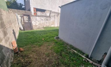 Venta de Casa 3 ambientes con cochera y patio en Florencio Varela