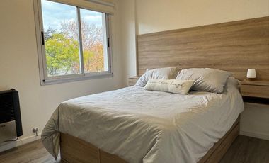 Departamento de 1 dormitorio amoblado y con cochera