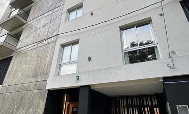 Departamento de 1 dormitorio amoblado y con cochera