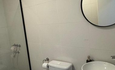 Departamento de 1 dormitorio amoblado y con cochera