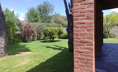 Venta - Casa de 5 ambientes en Villa Gesell - Zona SUR