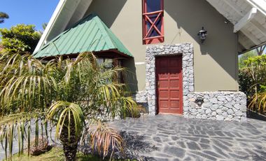Venta - Casa de 5 ambientes en Villa Gesell - Zona SUR
