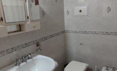 Venta - Casa de 5 ambientes en Villa Gesell - Zona SUR