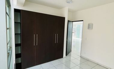 GRAN OPORTUNIDA DE INVERSION, IMPECABLE DEPARTAMENTO EN VENTA EN CIMA ESMERALDA