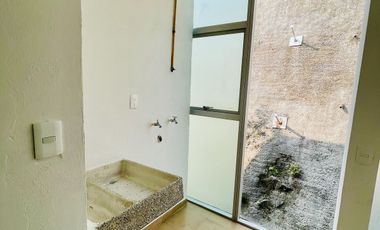 GRAN OPORTUNIDA DE INVERSION, IMPECABLE DEPARTAMENTO EN VENTA EN CIMA ESMERALDA