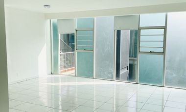 GRAN OPORTUNIDA DE INVERSION, IMPECABLE DEPARTAMENTO EN VENTA EN CIMA ESMERALDA