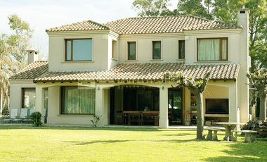 Casa en  La Peregrina