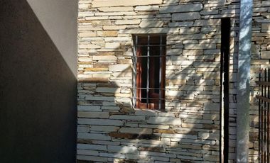 VENTA CASA 4 AMBIENTES MORENO