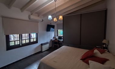 VENTA CASA 4 AMBIENTES MORENO