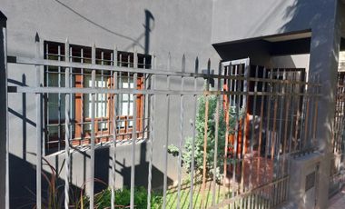 VENTA CASA 4 AMBIENTES MORENO