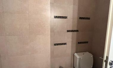 DEPTARTAMENTO AMBIENTE Y MEDIO (45m2)- CON COCHERA- ZONA PLAZA CONESA QUILMES APTO CREDITO