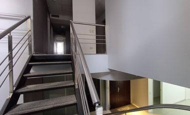 Oficina en alquiler Chacofi 2 piso alto