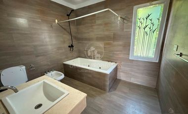 Oportunidad!! Casa venta en Los Olivares, Malvinas. Veni a conocerla!!