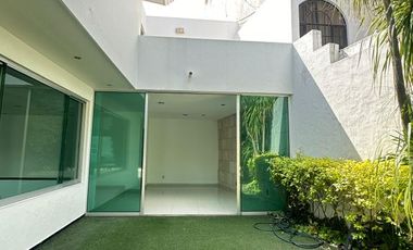 RESIDENCIA EN ESQUINA, EN VENTA, COTO ANDALUCIA VIRREYES