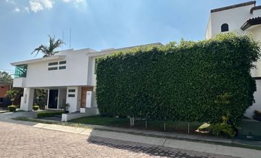 RESIDENCIA EN ESQUINA, EN VENTA, COTO ANDALUCIA VIRREYES