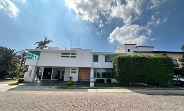 RESIDENCIA EN ESQUINA, EN VENTA, COTO ANDALUCIA VIRREYES