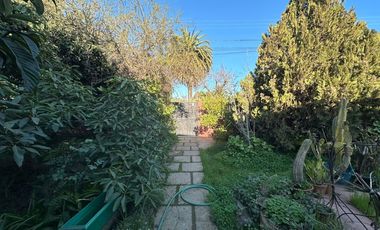 SE VENDE CASA CON GRAN TERRENO, SECTOR EL RETIRO (CÓD. 439)