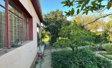 SE VENDE CASA CON GRAN TERRENO, SECTOR EL RETIRO (CÓD. 439)