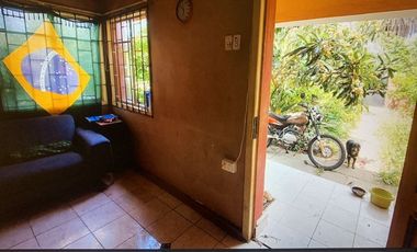 SE VENDE CASA CON GRAN TERRENO, SECTOR EL RETIRO (CÓD. 439)