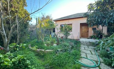 SE VENDE CASA CON GRAN TERRENO, SECTOR EL RETIRO (CÓD. 439)