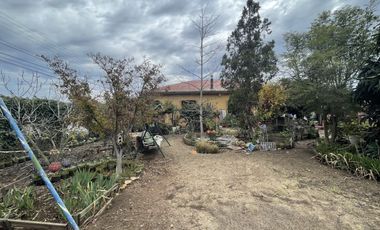 SE VENDE CASA CON GRAN TERRENO, SECTOR EL RETIRO (CÓD. 439)