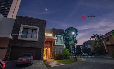 Casa de Lujo Moderna Pontevedra Puerta de hierro Andares Zapopan