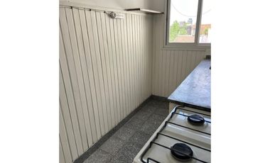 Dpto 2 amb muy luminoso, 2do piso por escalera