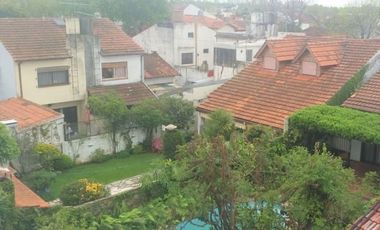 Dpto 2 amb muy luminoso, 2do piso por escalera