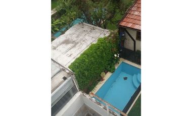 Dpto 2 amb muy luminoso, 2do piso por escalera