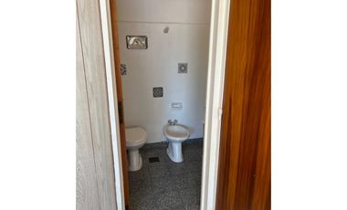 Dpto 2 amb muy luminoso, 2do piso por escalera